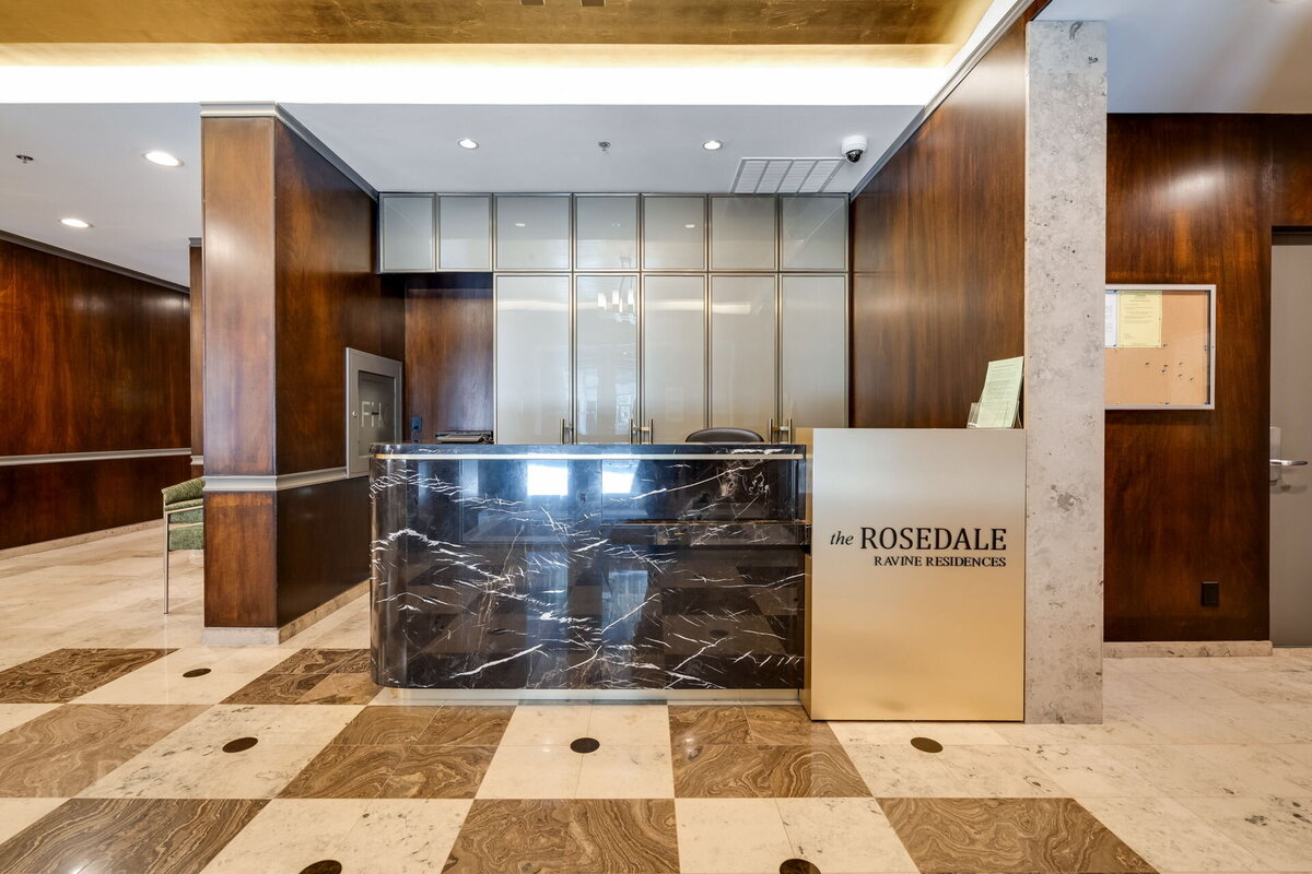 10-web-or-mls-4_002_Lobby
