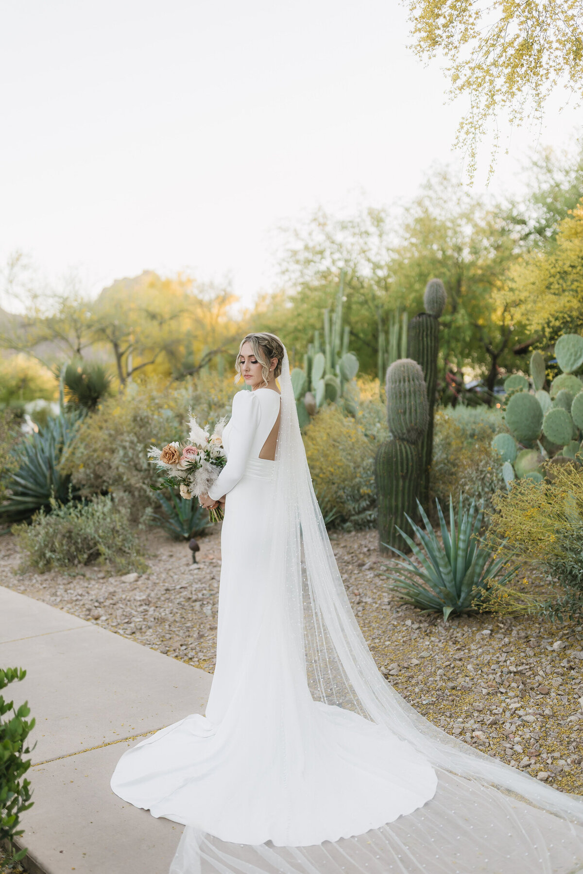 Bride portrait taken by El Chorro wedding photographer in Arizona