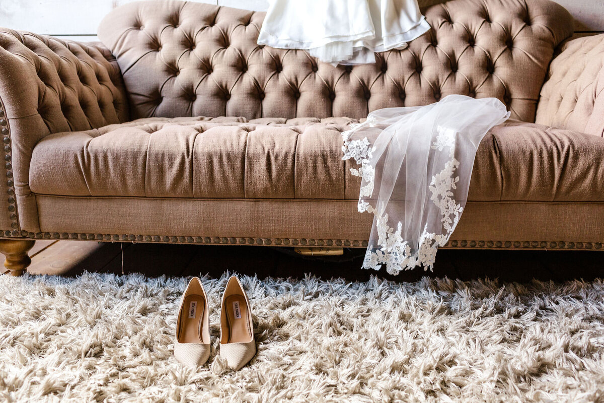 Stephanie&ChristianMorganCreekBarnAubreyTxWedding10