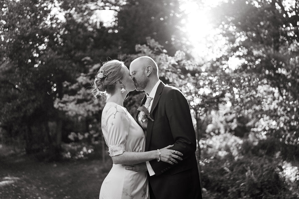 240828_Flo_Clo_Wedding_Ireland_Cloughjordan_House_Couple-64