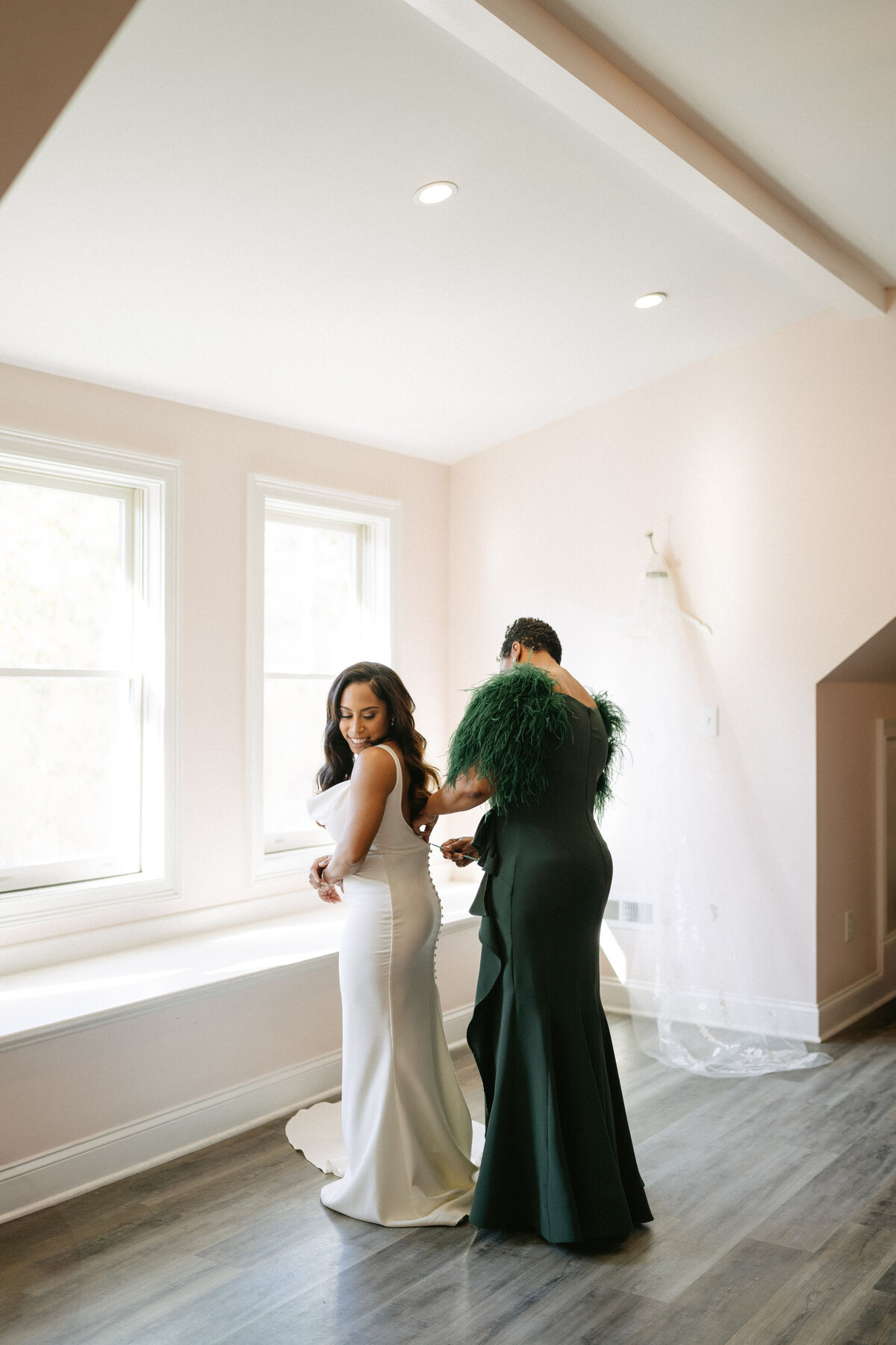 MORELOVEPHOTOGRAPHY_GETTINGREADY_BRADFORDWEDDING-40