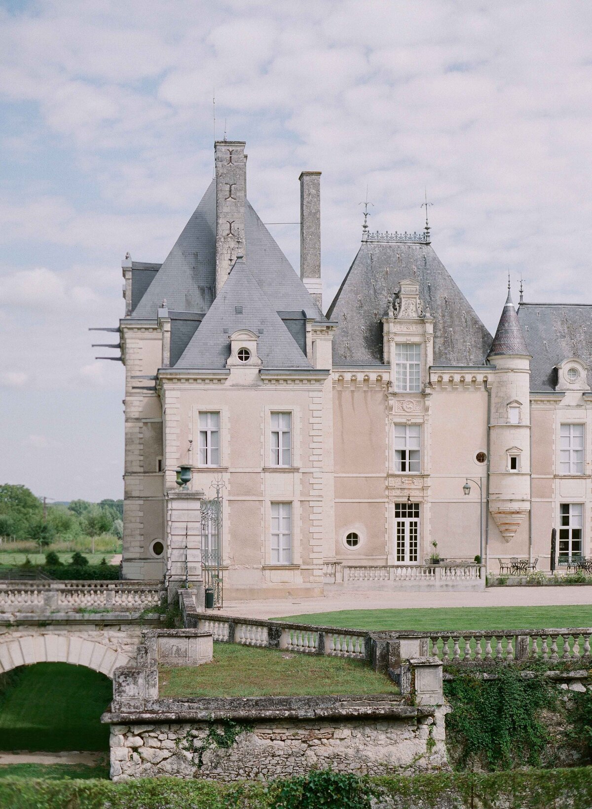 2-Alexandra-Vonk-Destinationwedding-Chateau-de-Jalesnes-Loire-France