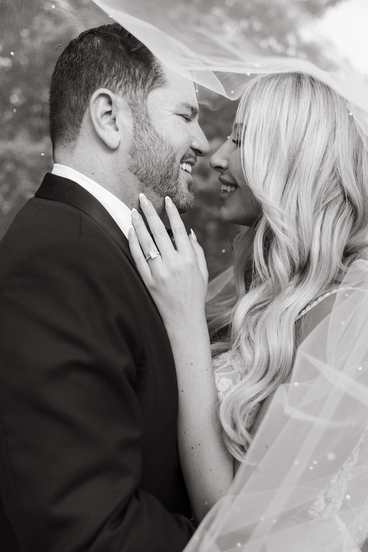 the-lodge-at-malibou-lake-modern-wedding-11