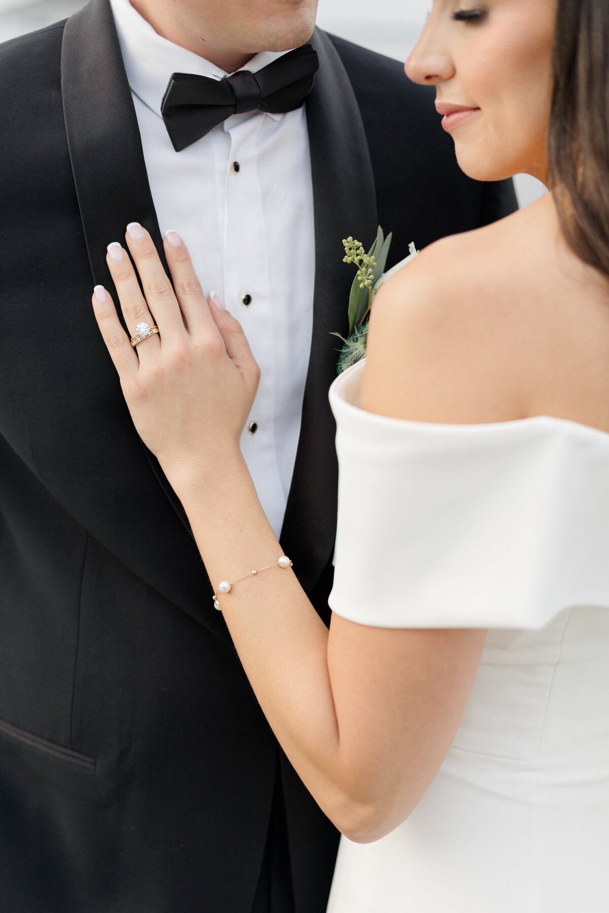 classy-wedding-couple-portrait