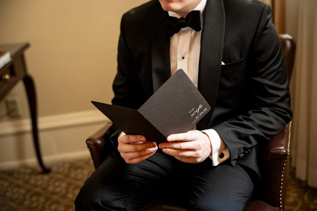 23-Milwaukee-Art-Mueseum-Wedding-Lauren-Ashley-Studios