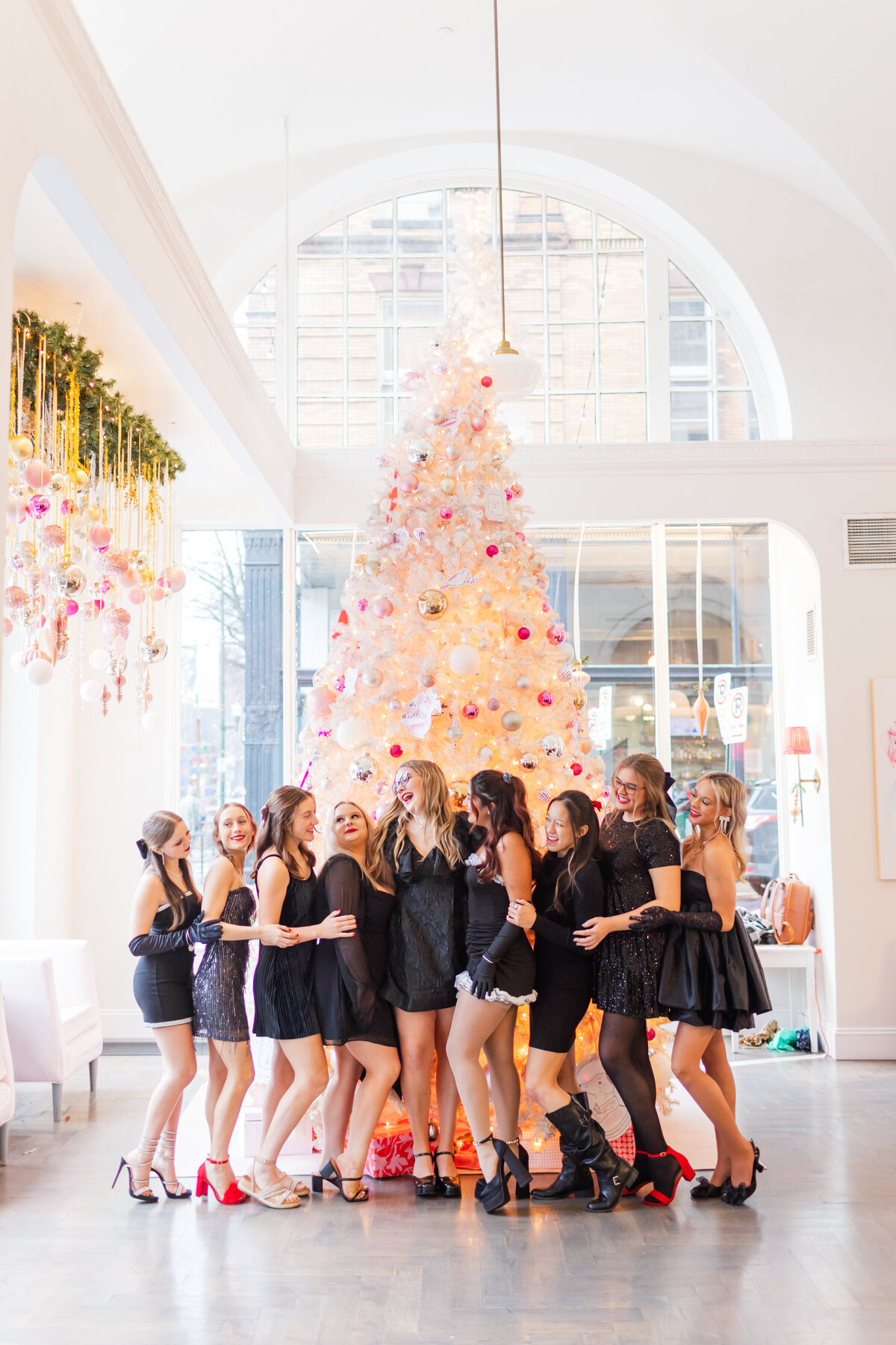 Quirk-Hotel-Christmas-Richmond-Kelsey-Marie-Photography-2023-0254
