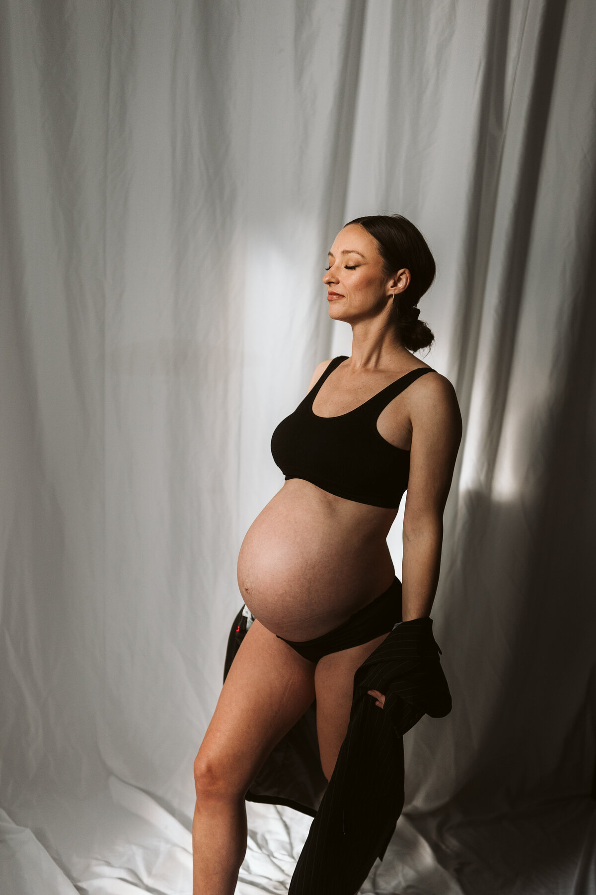 Maternity Photographer just outside the GTA