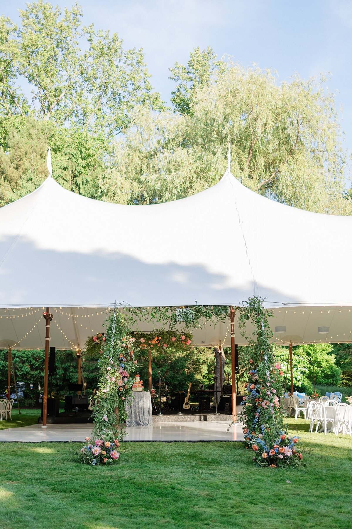 connecticut-backyard-tented-wedding-photo_0051