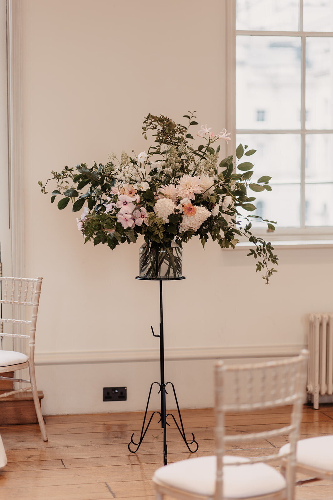wedding-ceremony-floral-arrangement