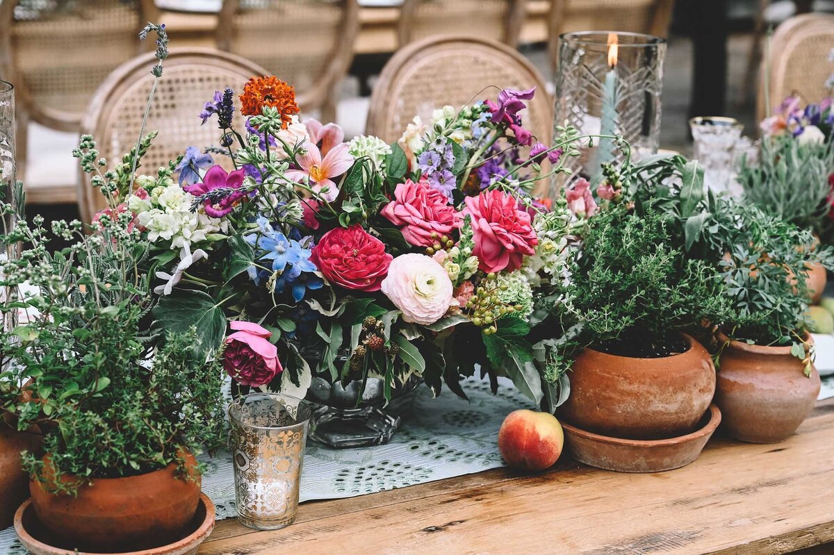 jaclyn-fisher-events-planning-colorful-summer-garden-wedding-in-nyc-126