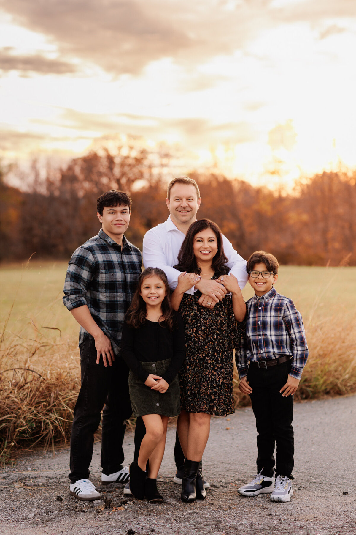 NWA family photographer, Northwest Arkansas best family photography, family portraits near me, professional family photos, family photography packages