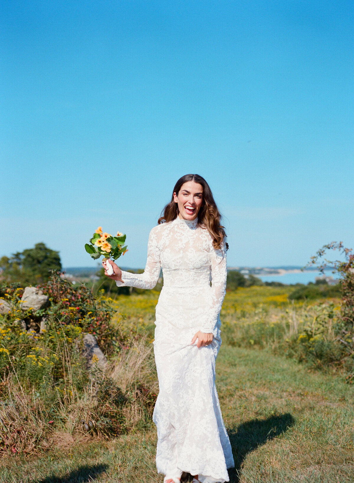 Marthas-vineyard-wedding-planner-kg-events-design-luxury-destination-weddings-private-events-corporate-events-aquinnah-ma-event-designer-outermost-inn-outdoor-tented-wedding-reception-black-frame-tent-24
