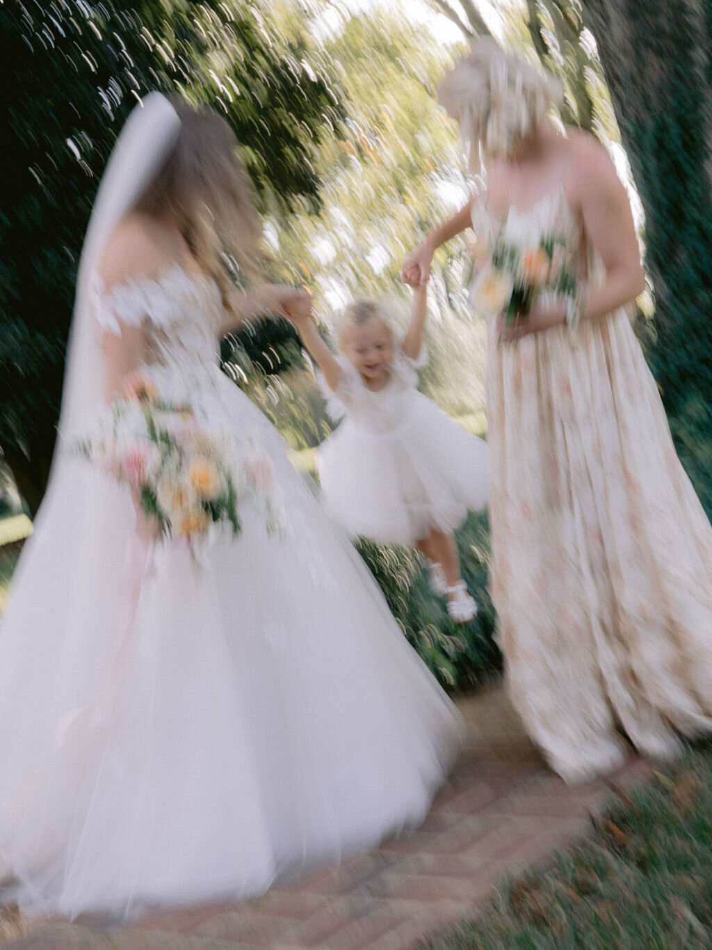 NikkiSanterre_VirginiaFineArtWeddingPhotographer_SevenSpringsWedding_Olivia&Jake-22