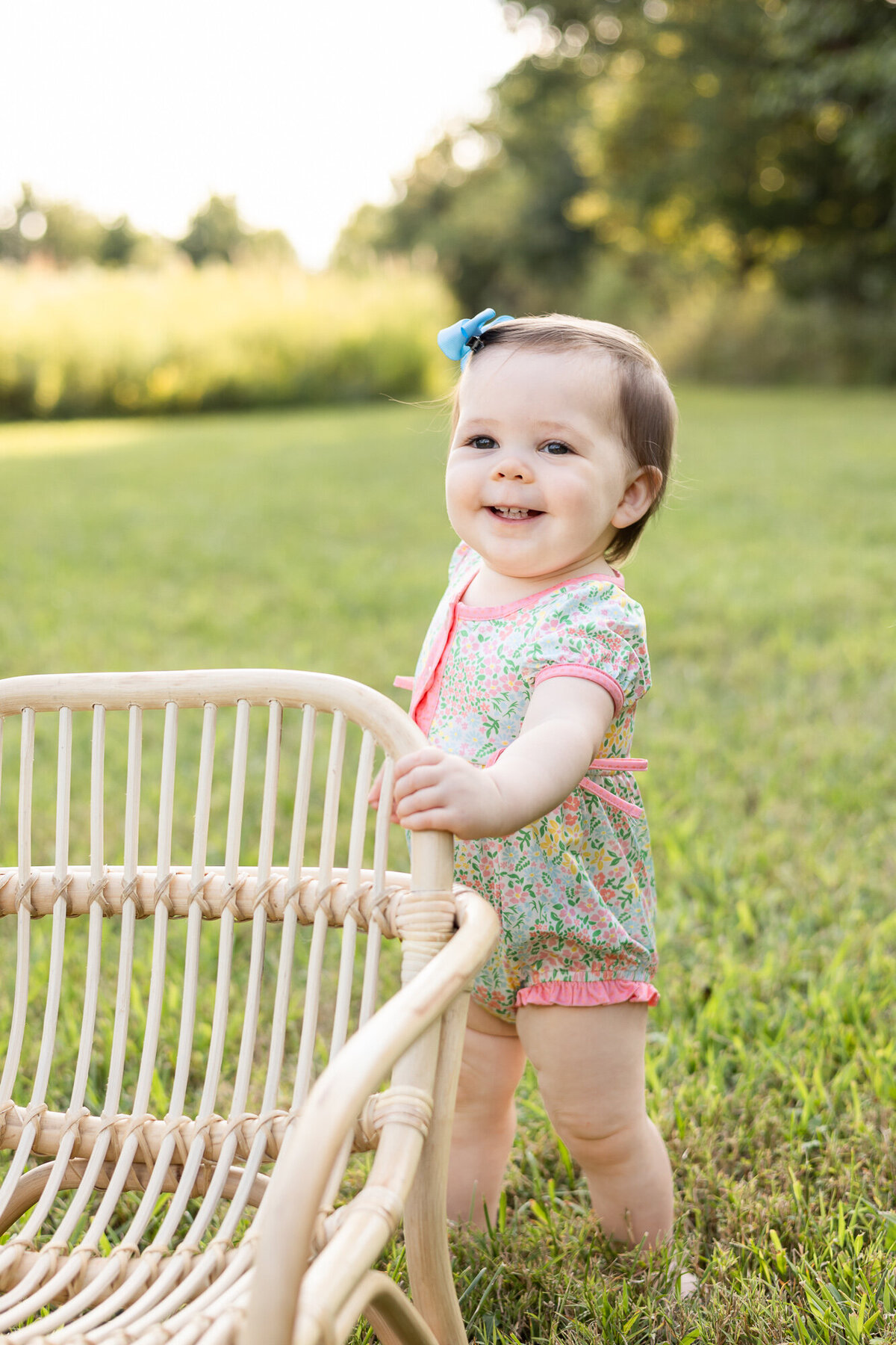 Outdoor-cake-smash-one-year-old-milestone-photography-session-Frankfort-KY-photographer-5