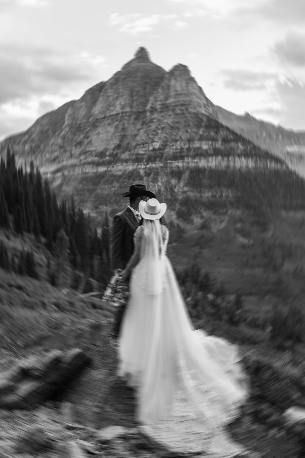 glaciernationalparkelopement-glaciernationalparkelopementphotographer-glaciernationalparkelopementphotography-26