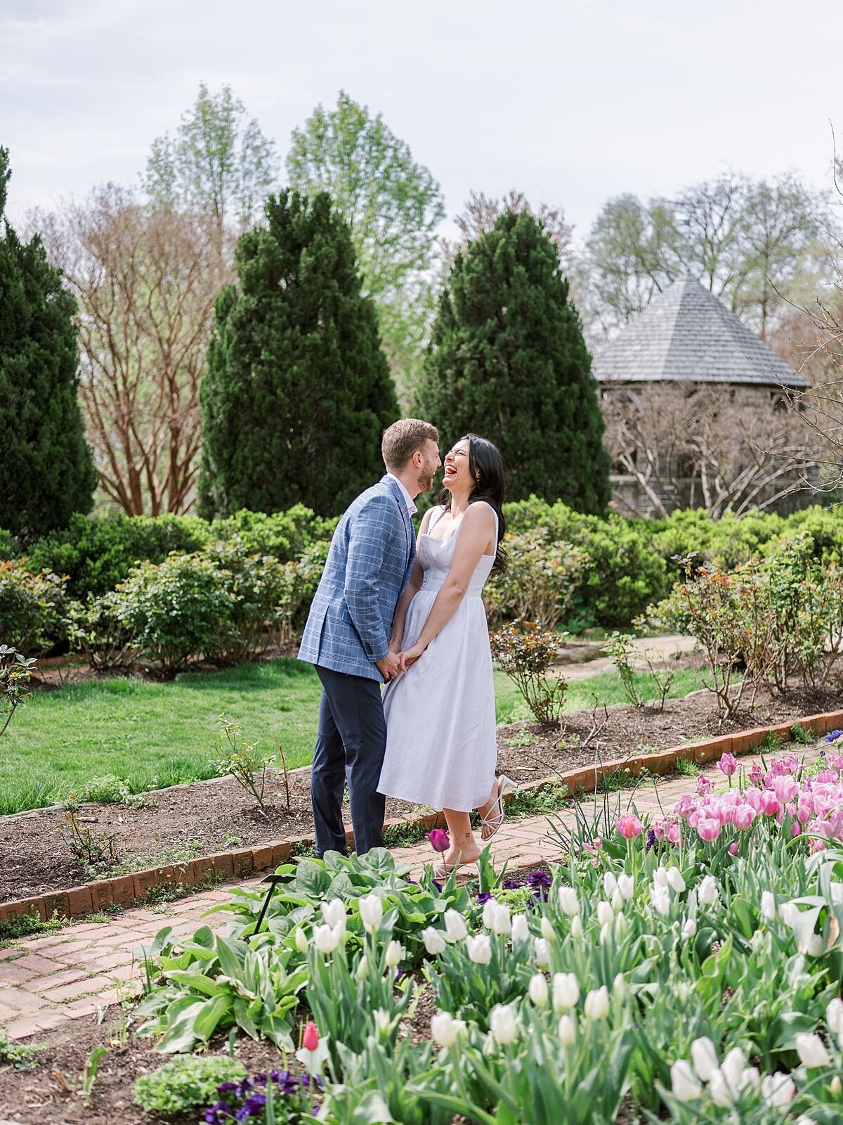 Anna-Wright-Photography-National-Cathedral-Engagement-Session_1123