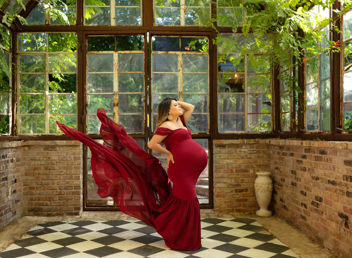 Sekrit-Theater-Maternity-Photos-Hello-Photography