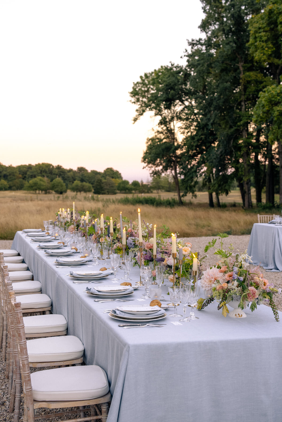 outdoor-wedding-meal-domaine-roncemay12