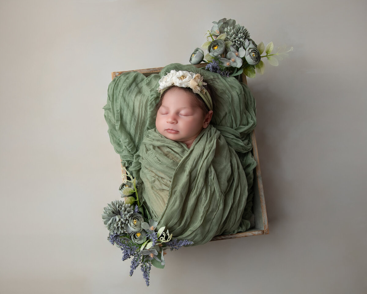 green-floral-newborn