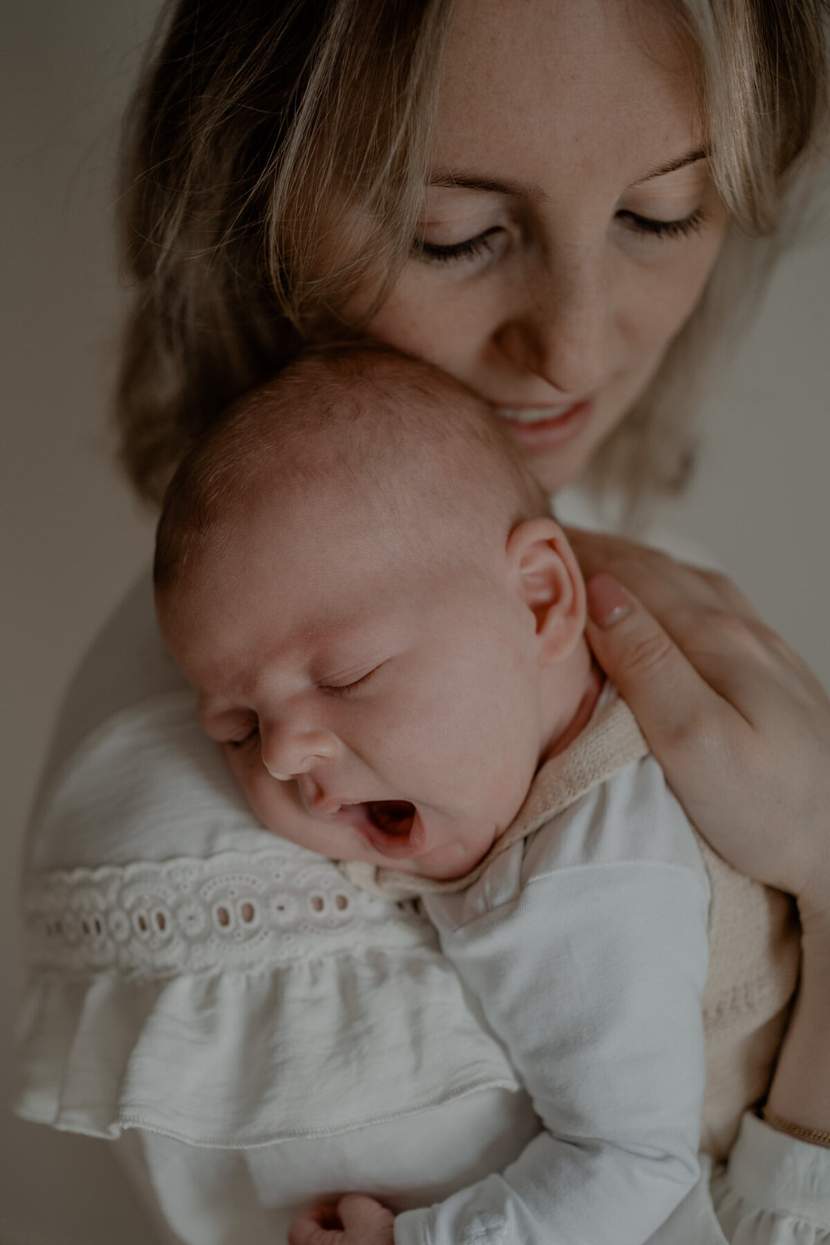 Shotsbylise_familiefotograaf_lifestylefotograaf_newbornshoot_omgevingcuijk_55