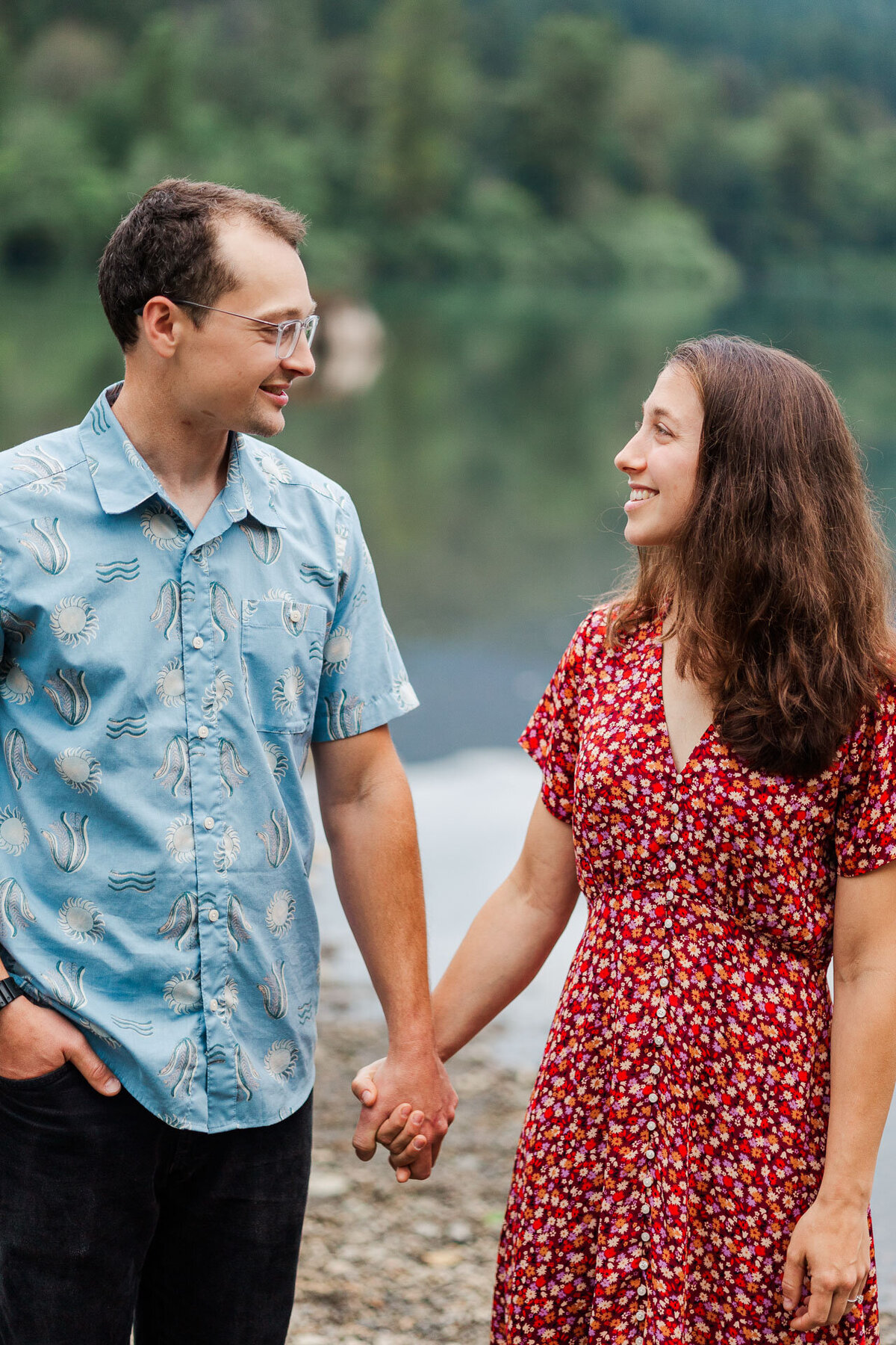 Rattlesnake-Lake-Engagement-Photos-27