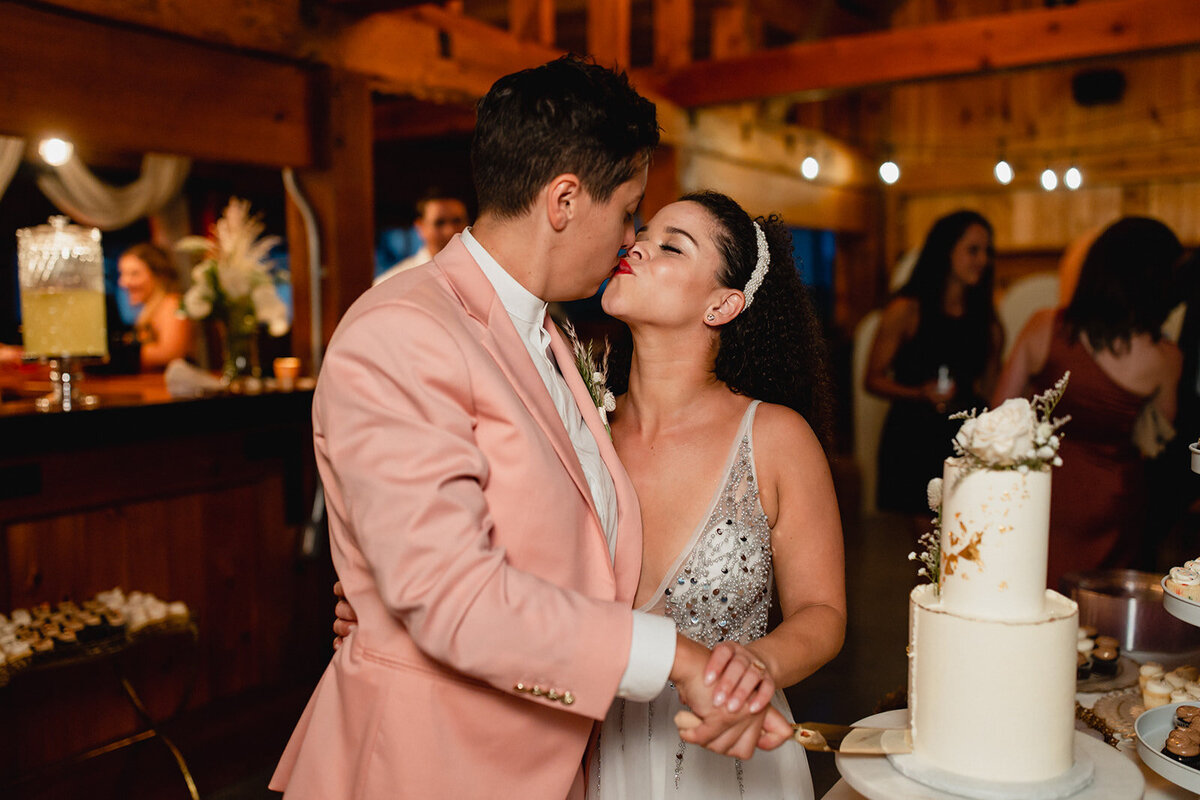brides-cutting-wedding-cake-upstate