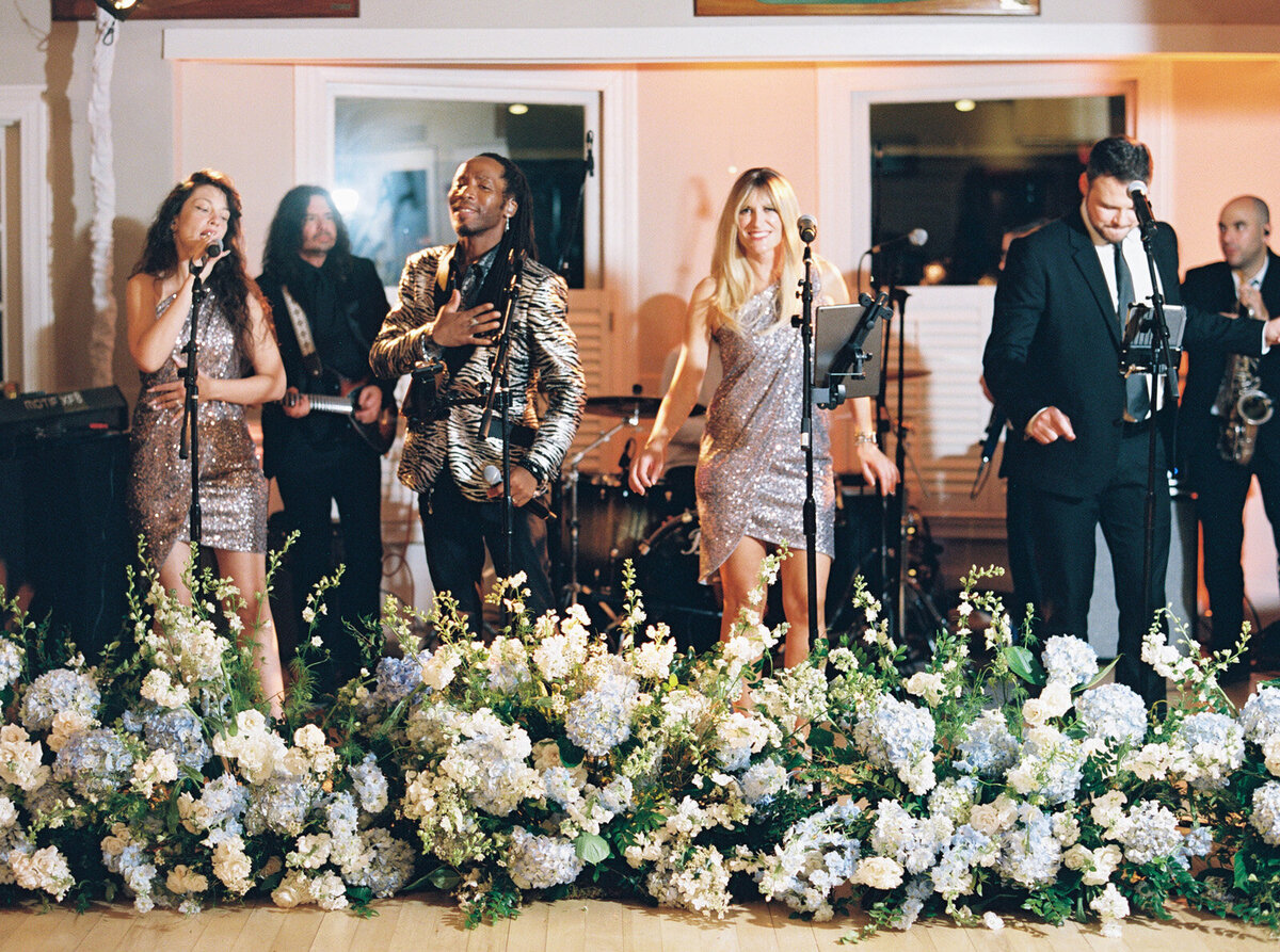 Kate_Murtaugh_Events_New_England_wedding_planner_floral_band_dancefloor