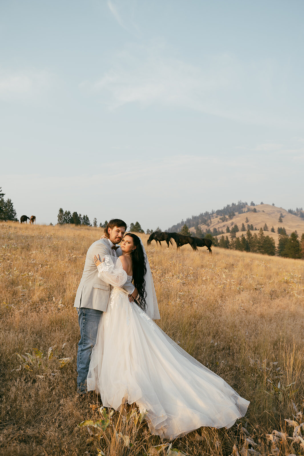 presley-gray-photo-wild-horse-montana-elopement-9779
