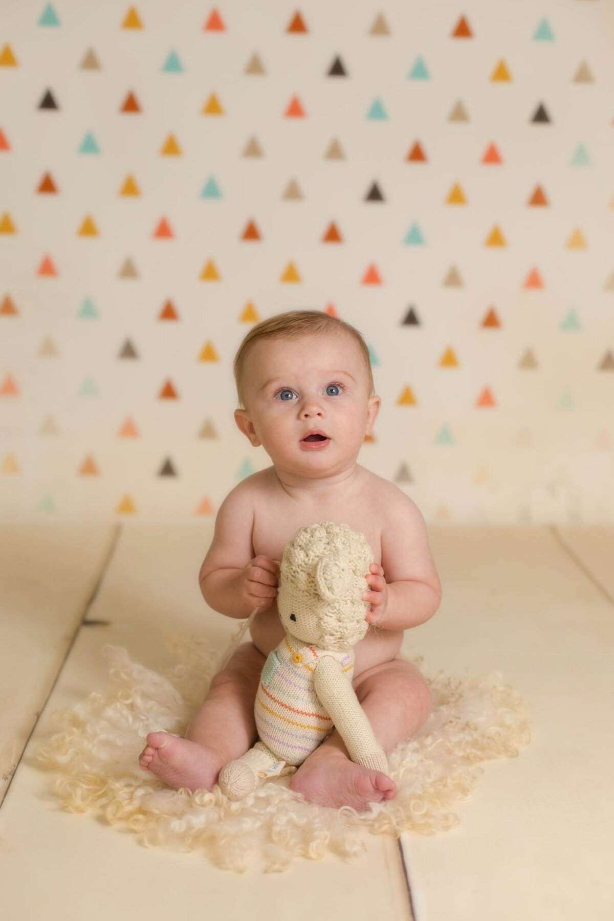 Avery 6 month old boy portraits-1072