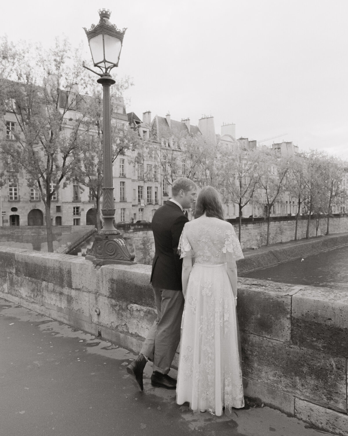 Paris-Elopement-35mm-Film-Briars-Atlas-4471