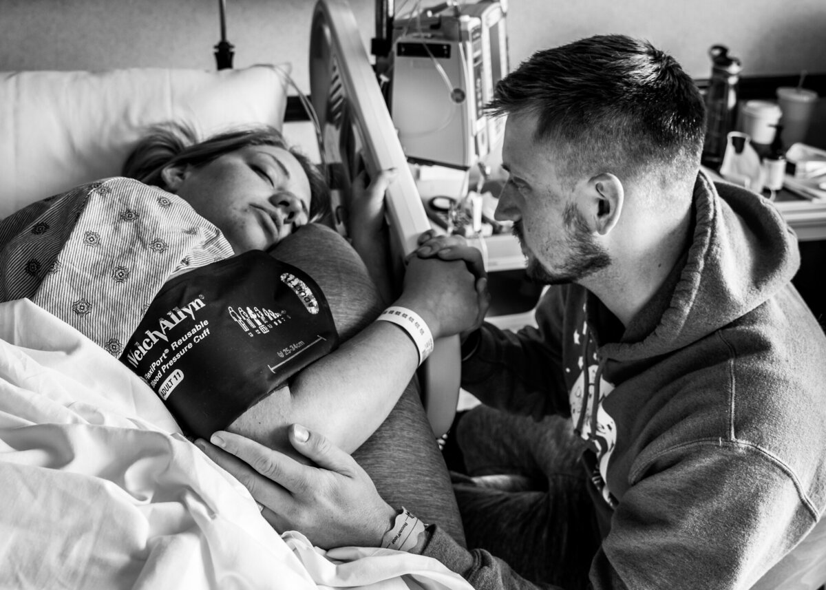 Birth Story Studio Minneapolis St. Paul Maple Grove Twin Cities Minnesota Newborn Maternity Birth Family Photography Photographer Stephanie Lecker - WEB-14