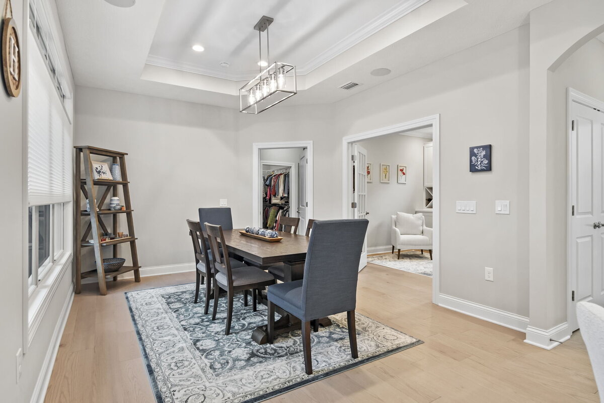 25-web-or-mls-A7403575