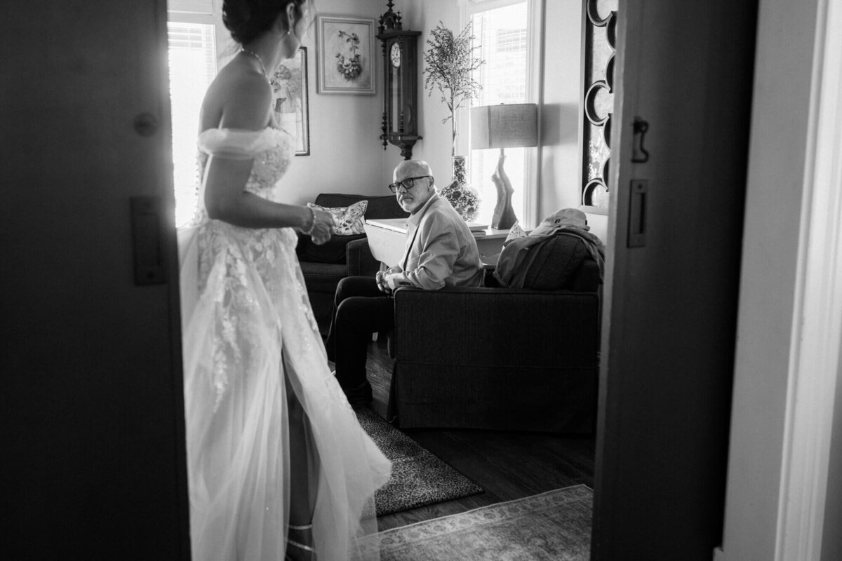 dad-seeing-daughter-walk-by