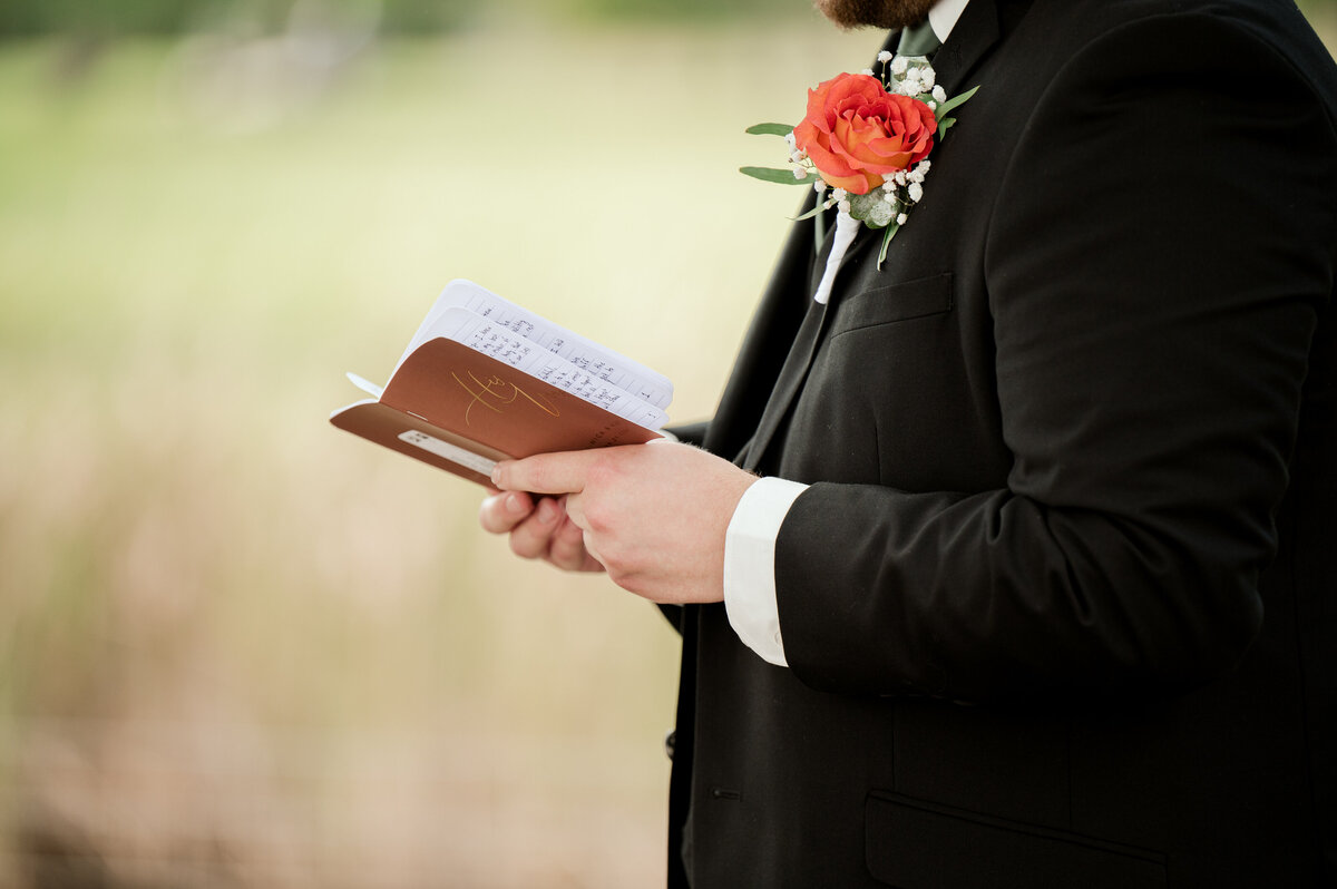 8319-Wedding at The Grands at Mulligans in Sartell Minnesota- Wedding Photographer Nicole Hollenkamp