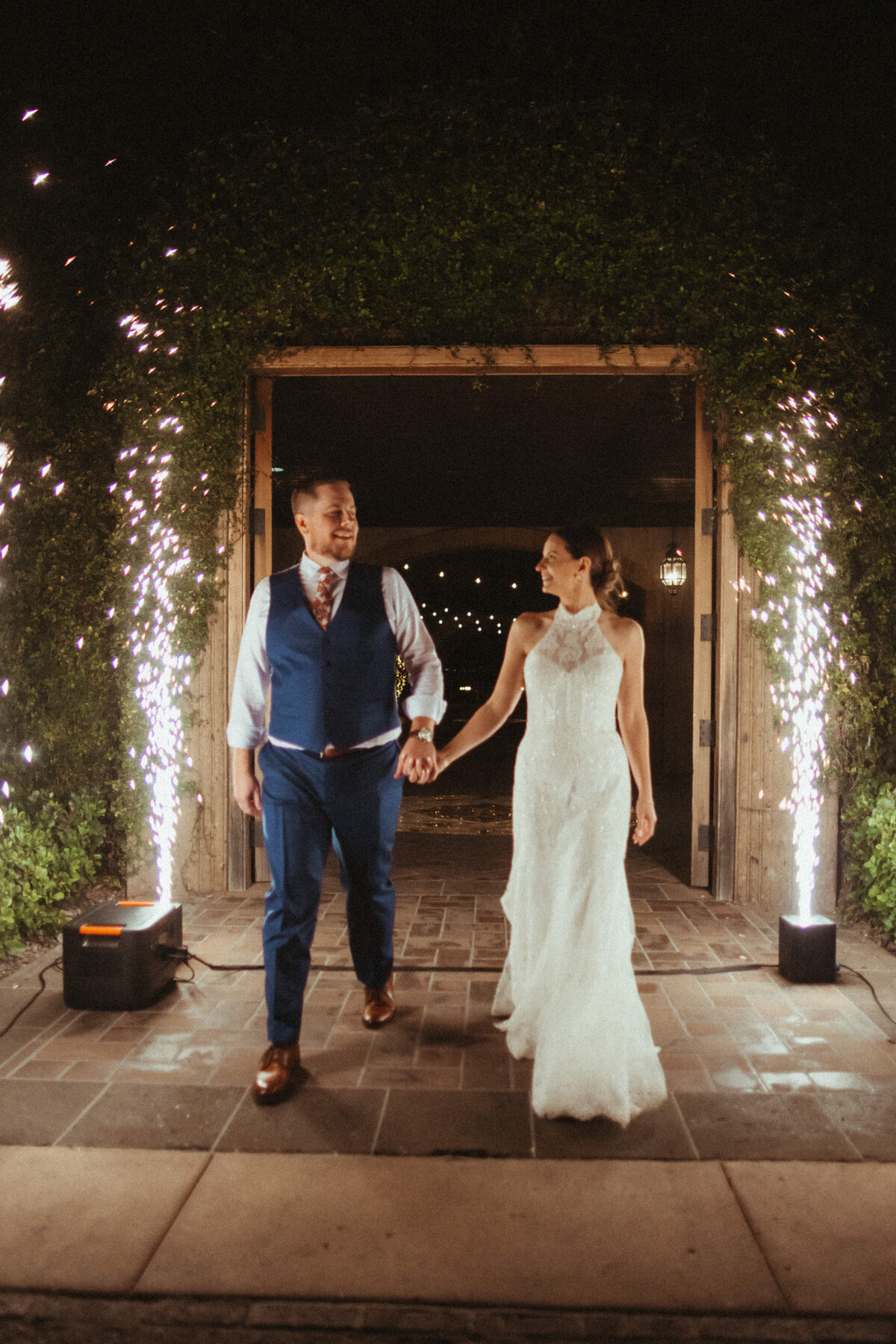 Sarah & Steven Wedding Sneak Peeks-314