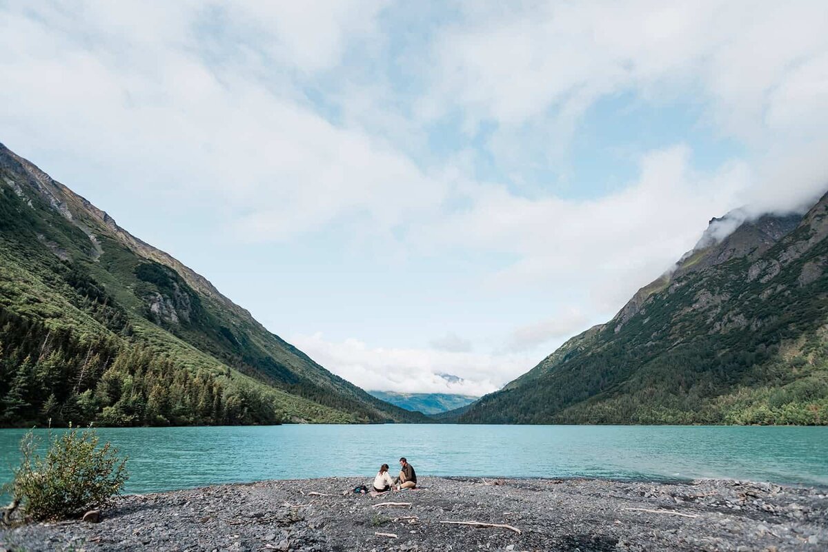 beautiful-mountain-lake-views-during-romantic-alaska-vacation-Soul-and-Sky-Weddings
