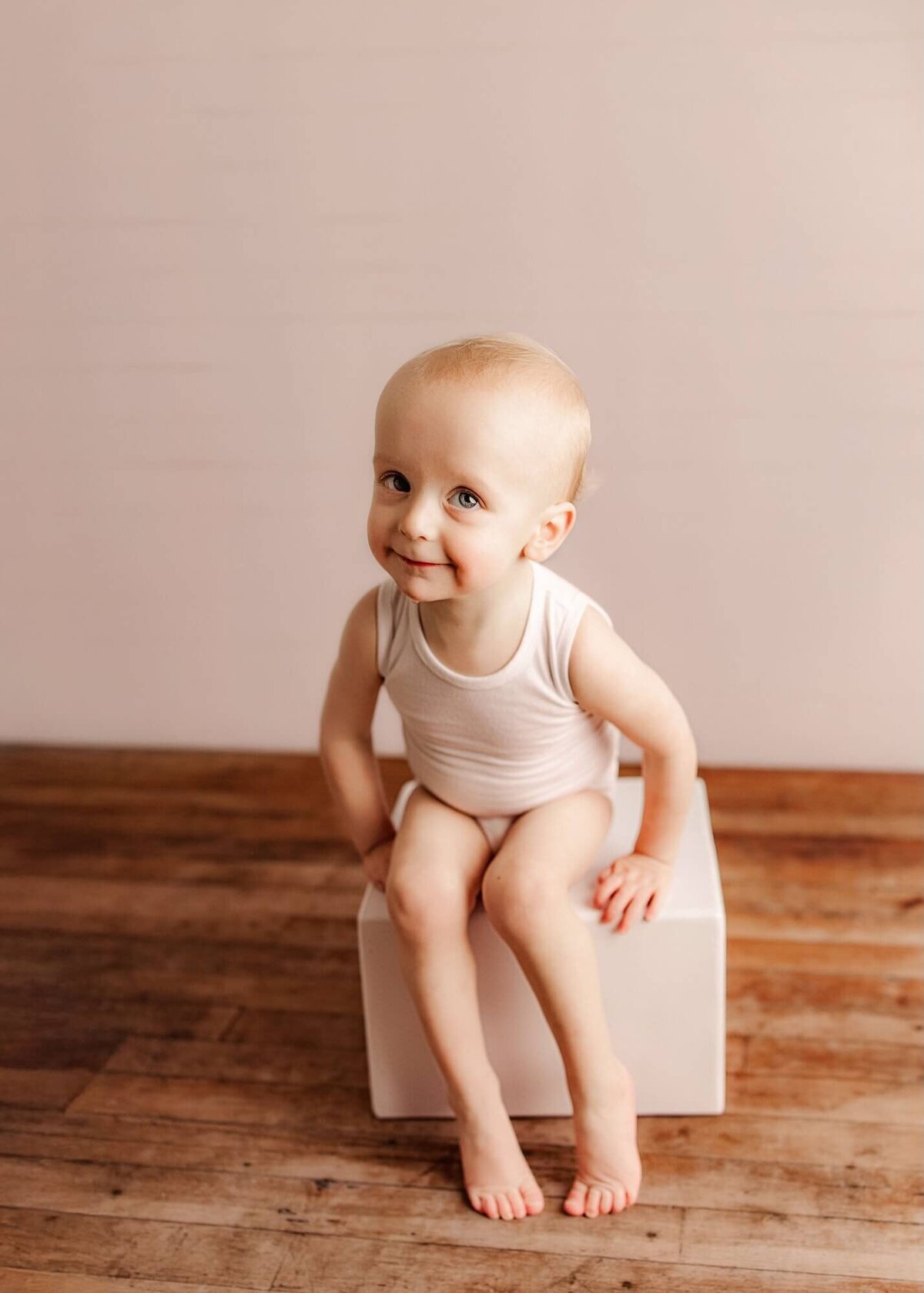 simple baby milestone photography session in clarksville tn