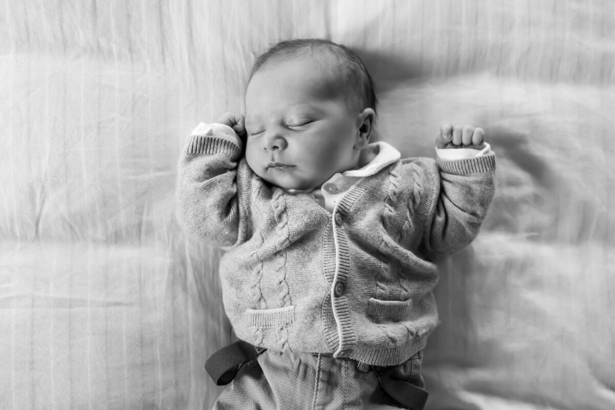 newborn fotograaf, gezinsfotografie, newbornshoot, newbornreportage, babyshoot, babyreportage familie, baby, liefde, echt, tijdloos, kleur echt, Twente, Twenterand, Westerhaar, Vriezenveen, Hardenberg, Almelo, Enschede, kinderfotografie, fotograaf, Juliantien, Schipper, Juliantien fotografie