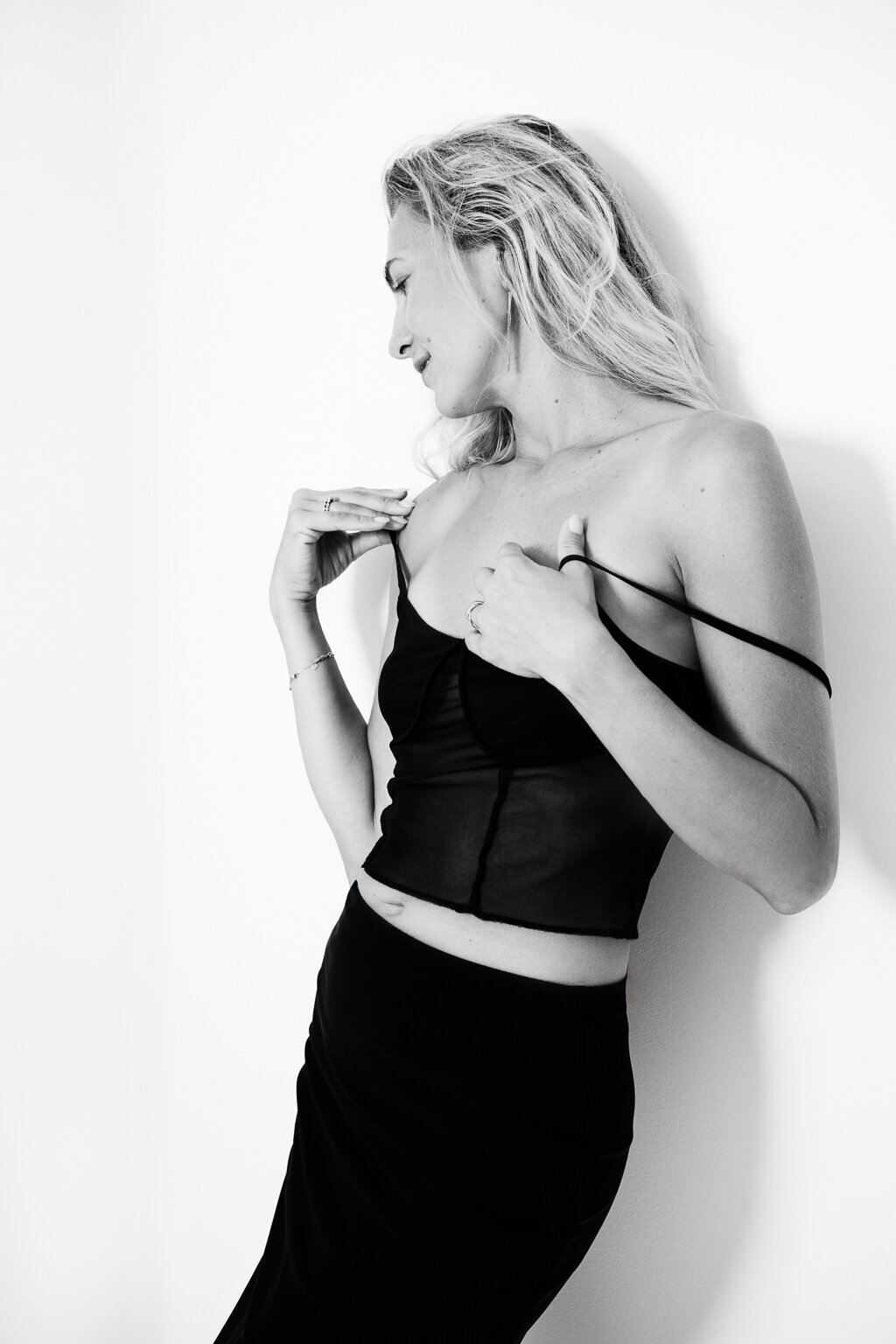 black-and-white-boudoir-photography
