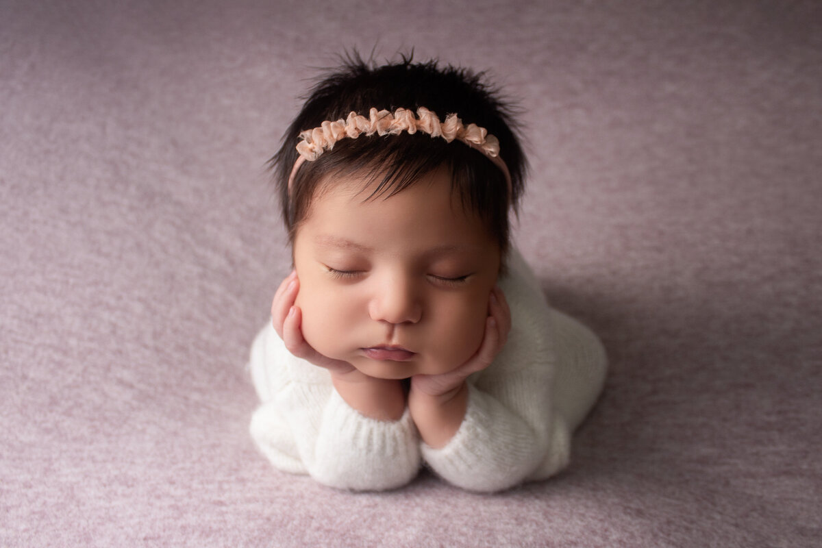 newborn froggy pose. Dixon, ca newborn photography studio
