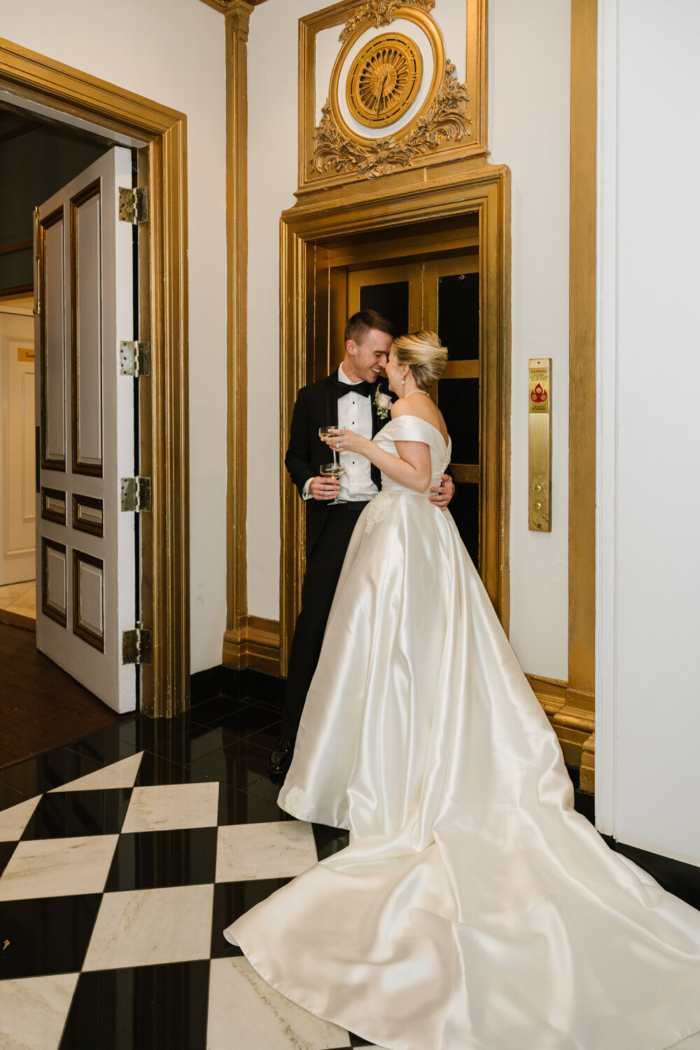 urban-row-photo-the-belvedere-baltimore-wedding-photographer-9