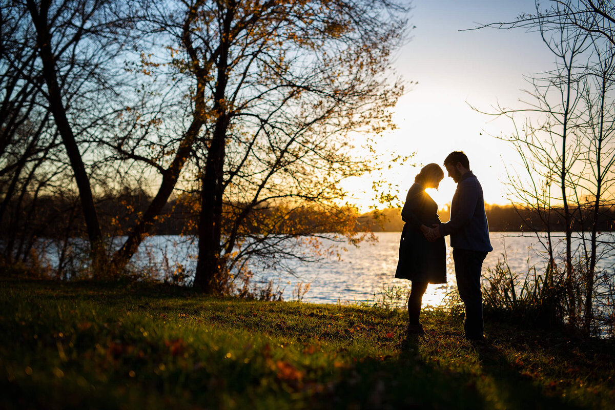 Lake Nokomis Maternity Photographer I Megan Norman Photography