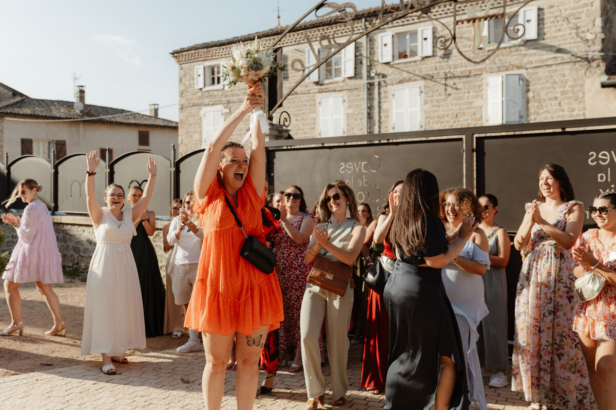 Eeleen-et-Lucie-cocktail-mariage-lance-de-bouquet