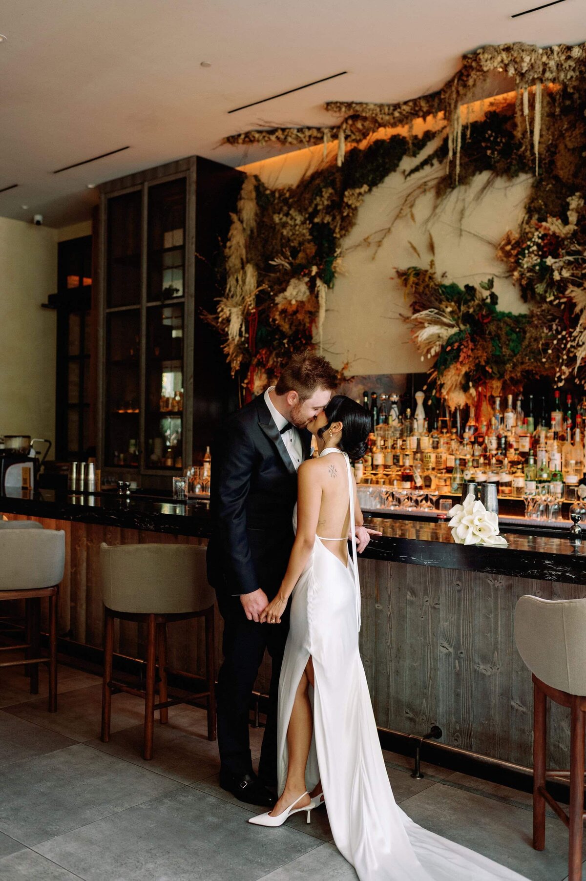 1HotelTorontoWeddingFirstLook-115