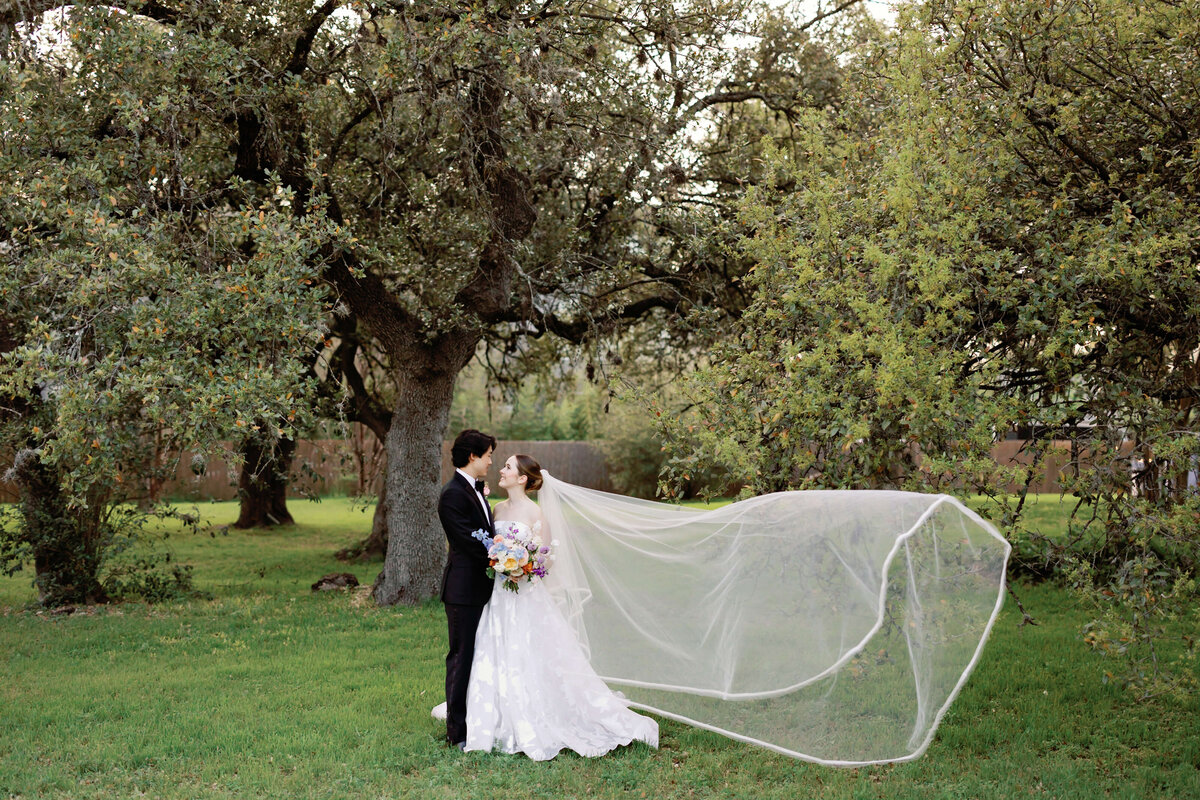 audrey-brandon-colorful-wedding-matties-green-pastures-austin-texas-julie-wilhite-photography-61