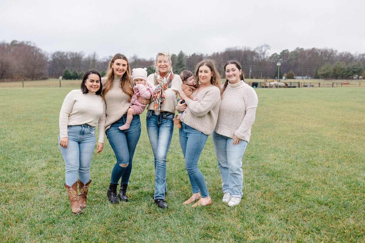 2023_12_27-AubreyMcgloneFamilySession-CGP_16494633