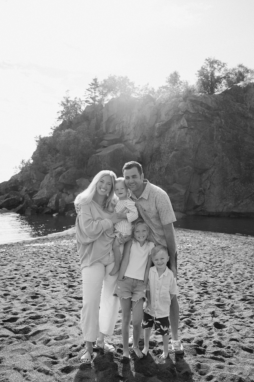 Family photos without the stress — just laughter, hugs, and real moments. Minnesota family photographer for playful, true-to-life memories.