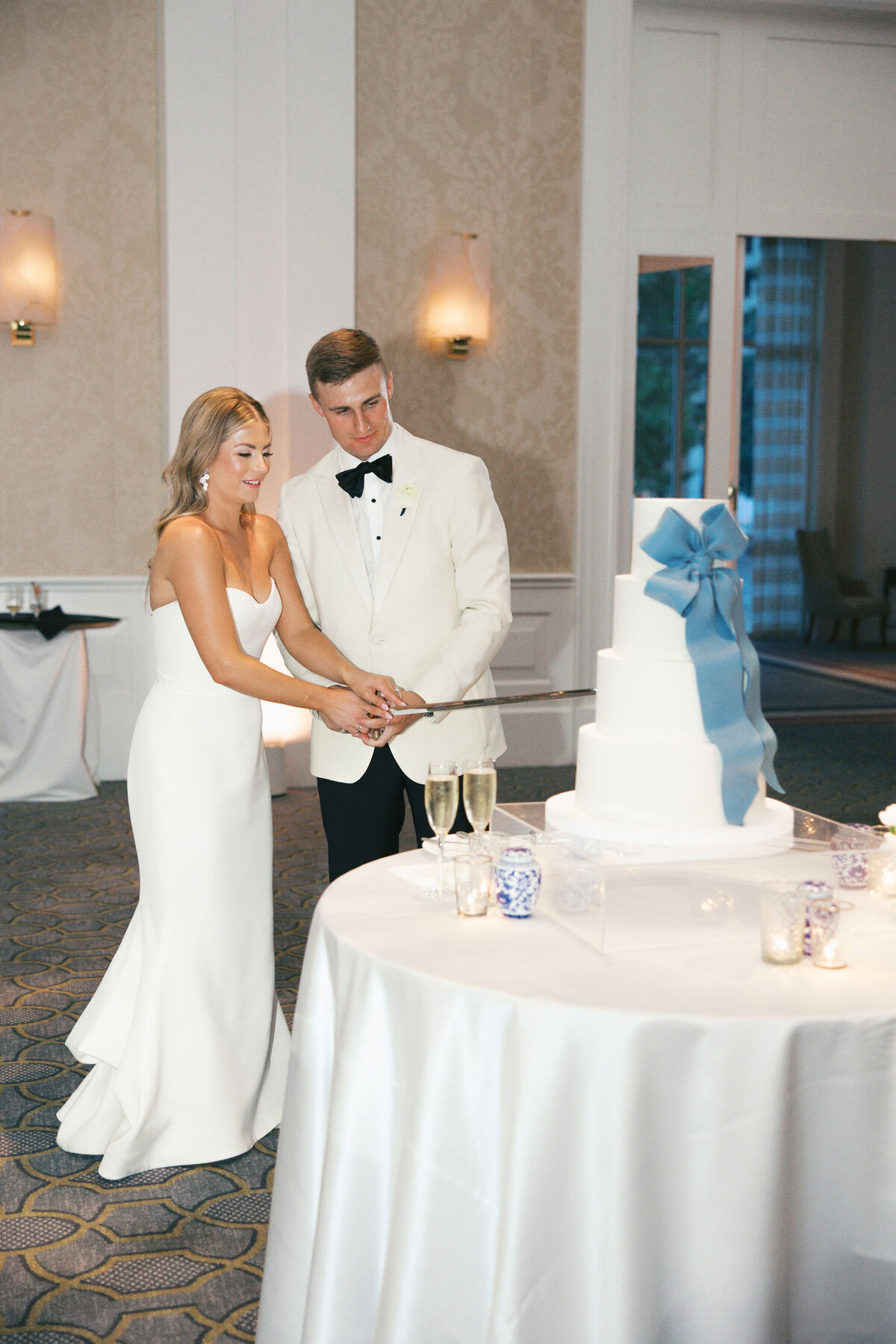 dallas-texas-arts-district-mansion-wedding-photography