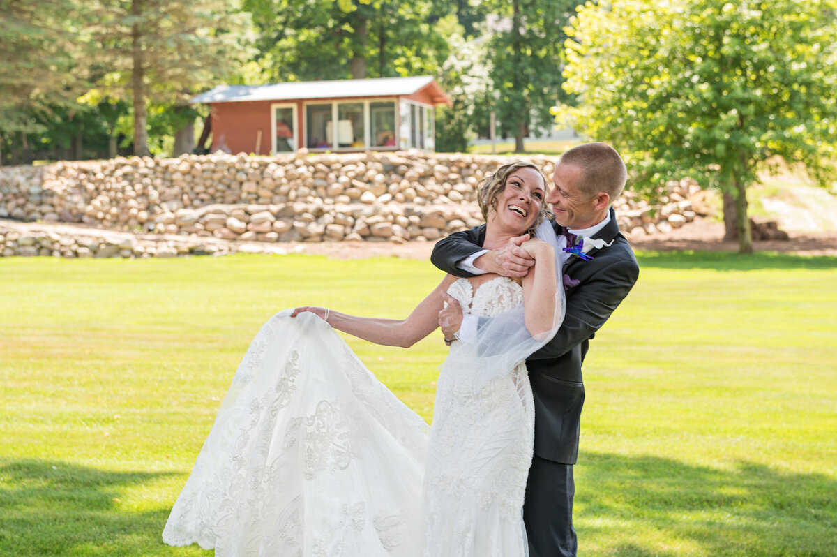 Detroit-Wedding-Photographer-The-Landing-048
