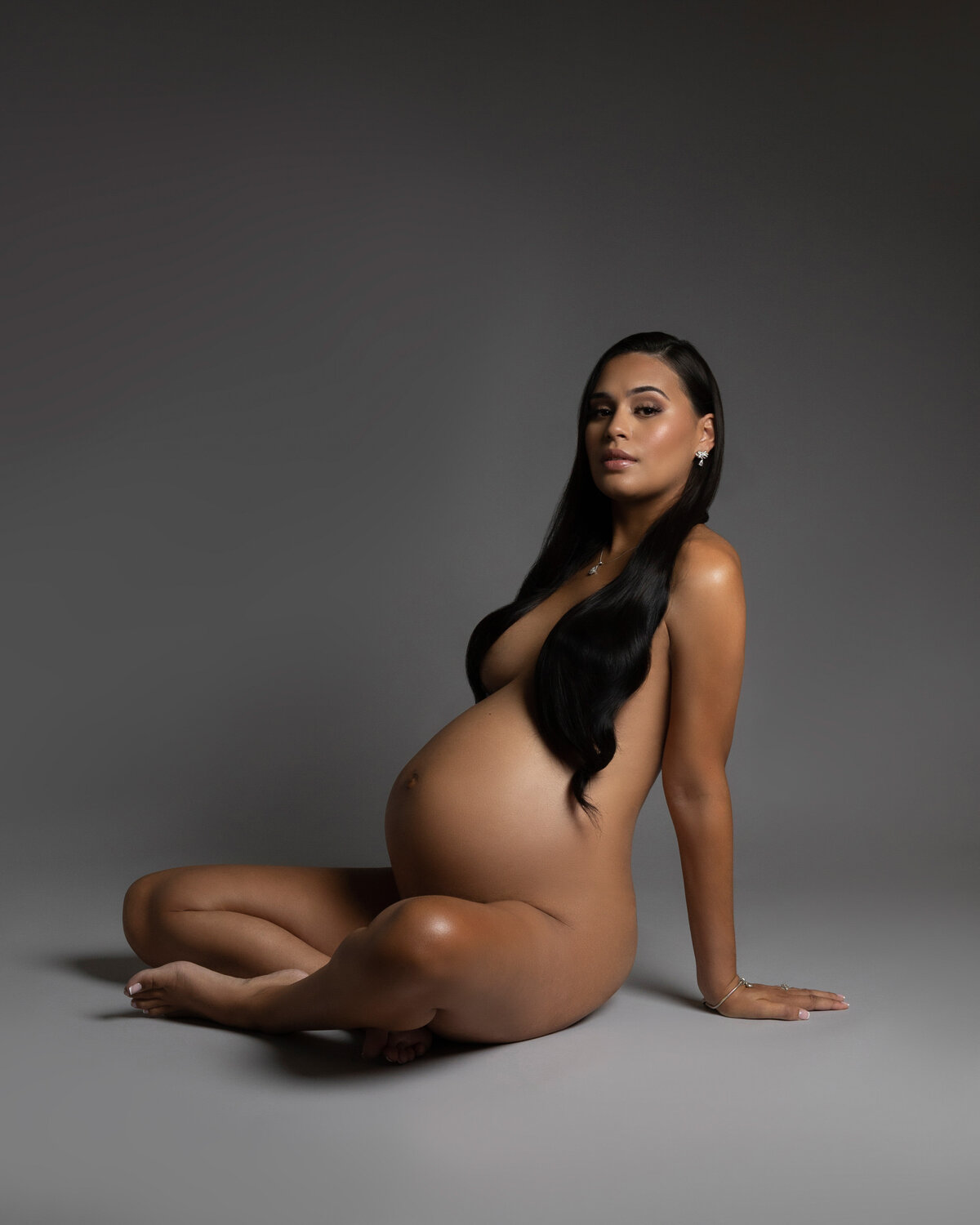 artistic nude maternity in studio by Daisy Rey Photography in New Jersey
